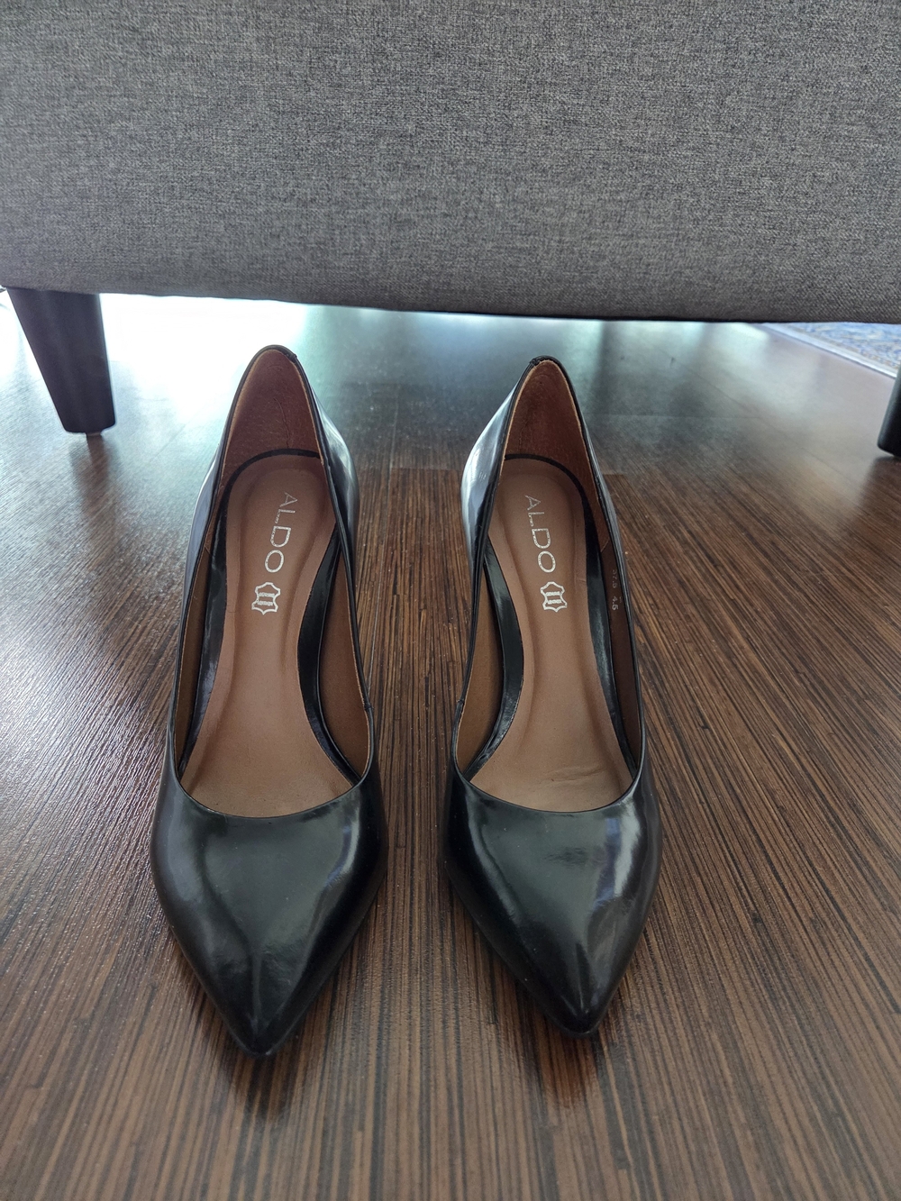 Aldo Glossy Black Pointed Stiletto Pumps - Picture 2 of 5